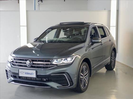 VOLKSWAGEN TIGUAN 2.0 300 TSI GASOLINA ALLSPACE R-LINE AUTOMÁTICO VOLKSWAGEN TIGUAN 2.0 300 TSI GASOLINA ALLSPACE R-LINE AUTOMÁTICO